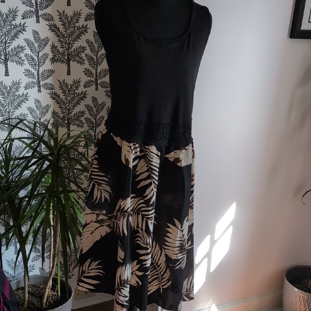 Black Tank Top Midi Dress with Cream Leaf Print